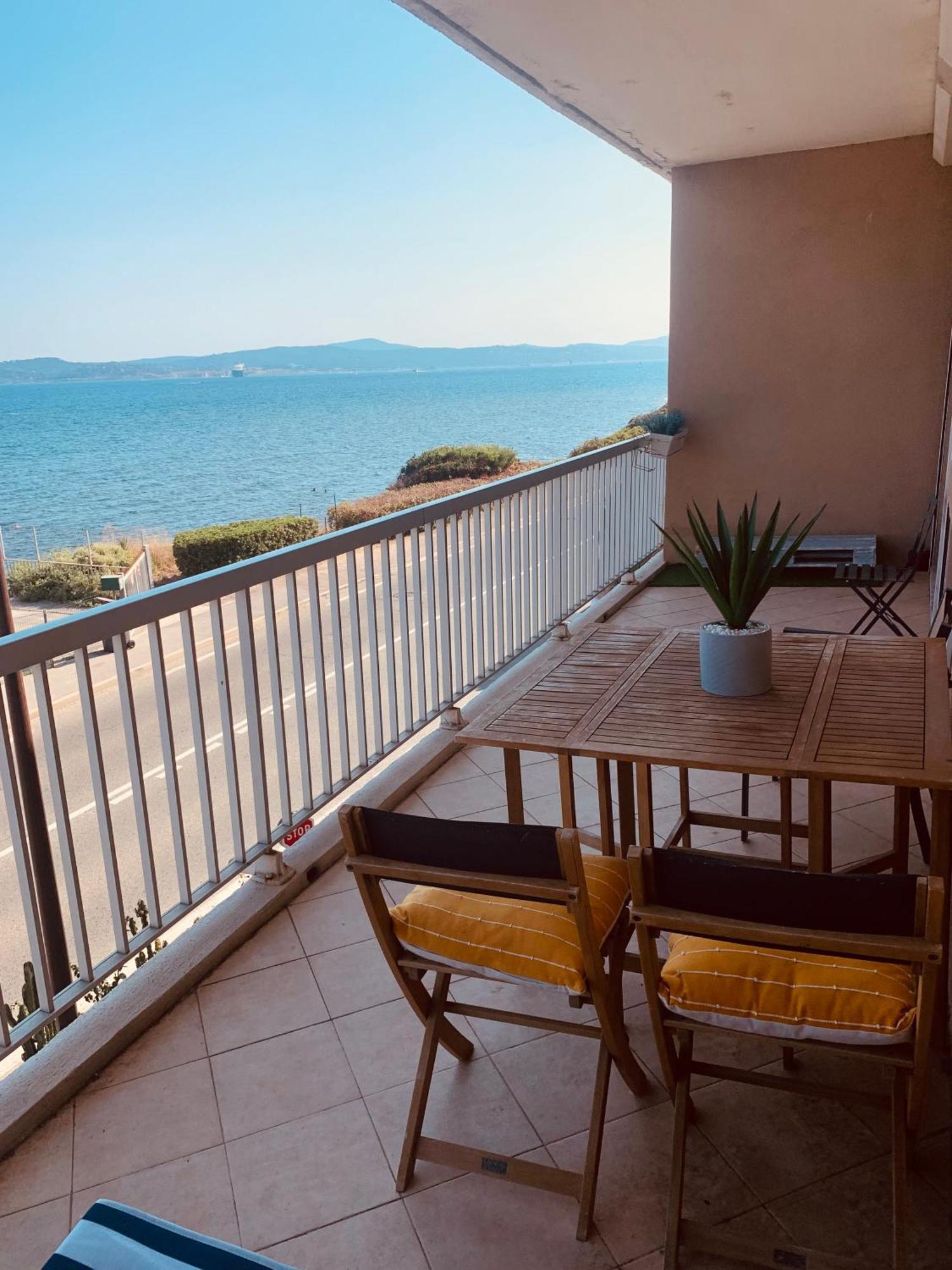 Apartamento Le Latania Sainte-Maxime Exterior foto